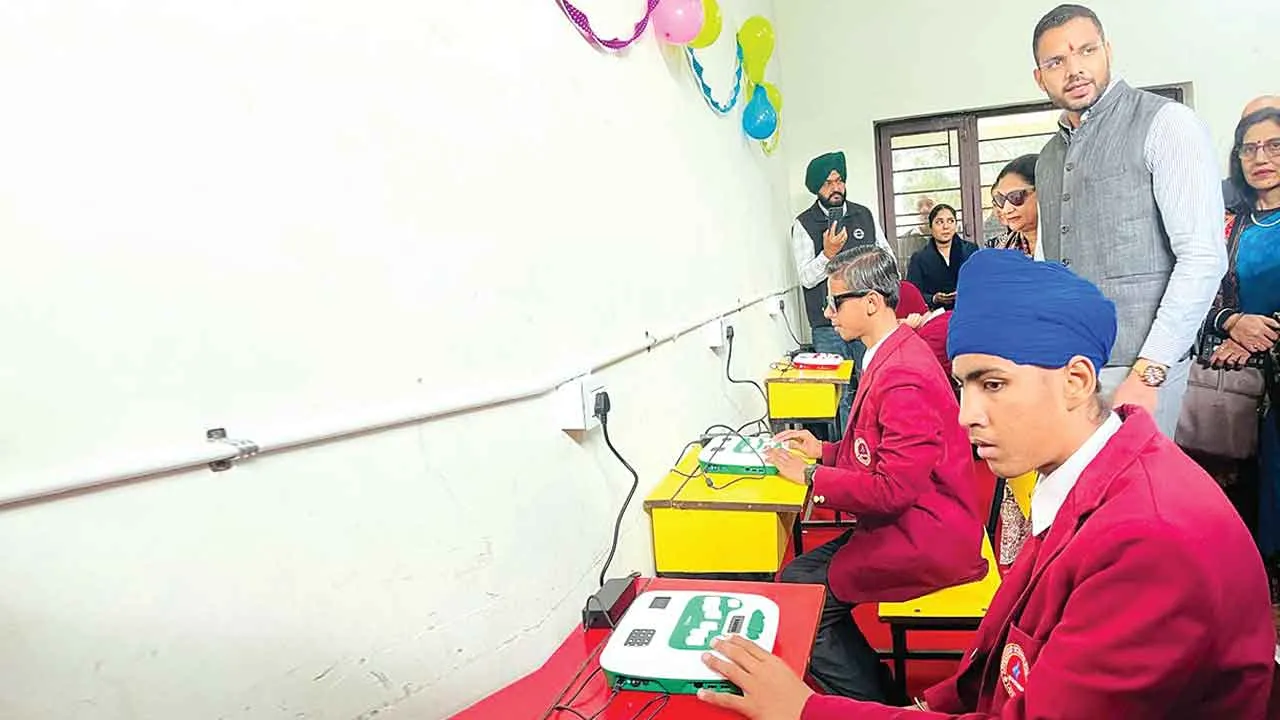 ‘उम्मीद’: नेत्रहीन विद्यार्थियों के लिए ऐनी स्मार्ट क्लासरूम की शुरुआत