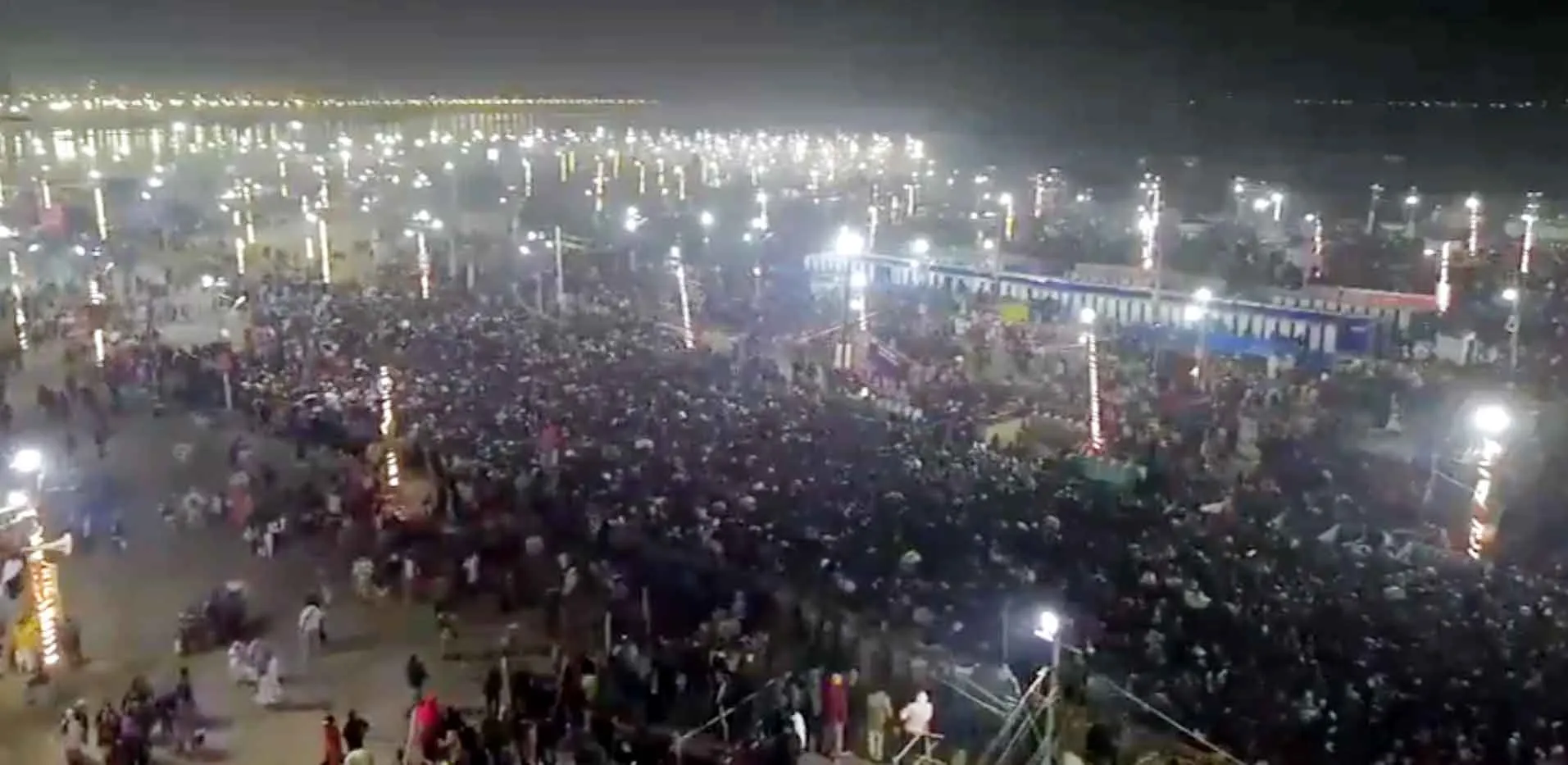 Mahakumbh Stampede Updates: महाकुंभ में मचा हाहाकार, भगदड़ में मरे 17 लोग, अमृत स्नान रद्द
