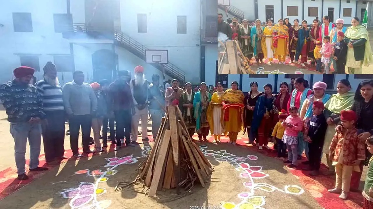 Lohri: शिखर शिक्षा सदन के छात्र-छात्राओं ने परंपरागत ढंग से मनाया लोहड़ी का त्यौहार