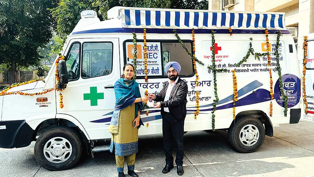 ‘डॉक्टर आपके द्वार’: पायलट प्रॉजैक्ट के तौर पर पटियाला को मिली मोबाईल मेडिकल यूनिट वैन