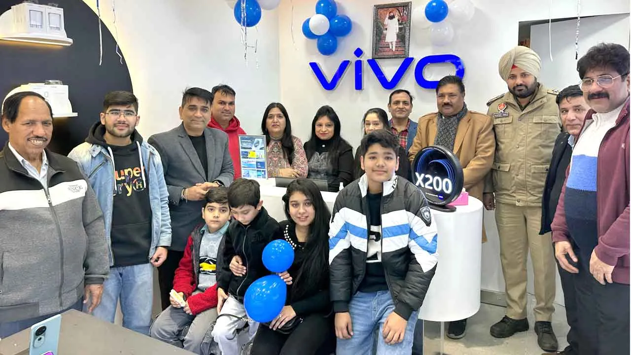 Vivo Company: संगरूर में खुला वीवो कंपनी का शोरूम