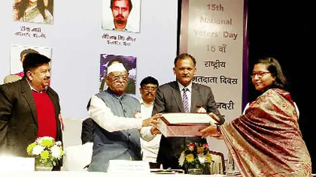 Sri Ganganagar News: गंगानगर की उप जिला निर्वाचन अधिकारी हुईं सम्मानित