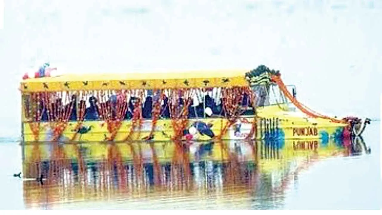 Water Bus: जल बस भ्रष्टाचार का प्रतीक, हम इसकी जांच कर रहे: तरुनप्रीत सिंह