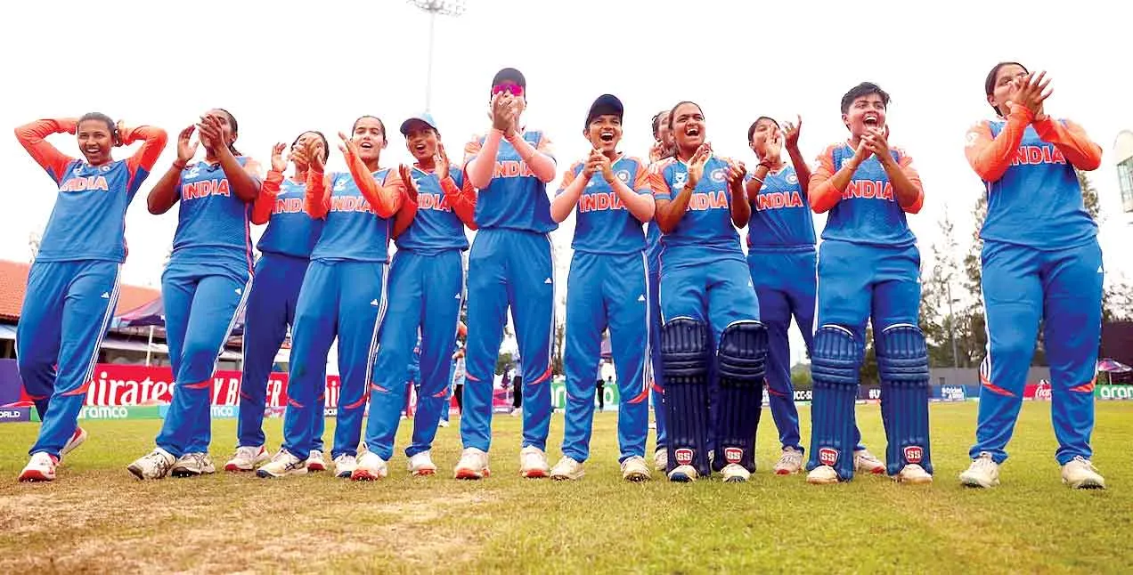 Under-19 T20 World Cup: इंग्लैंड को हरा भारत फाइनल में
