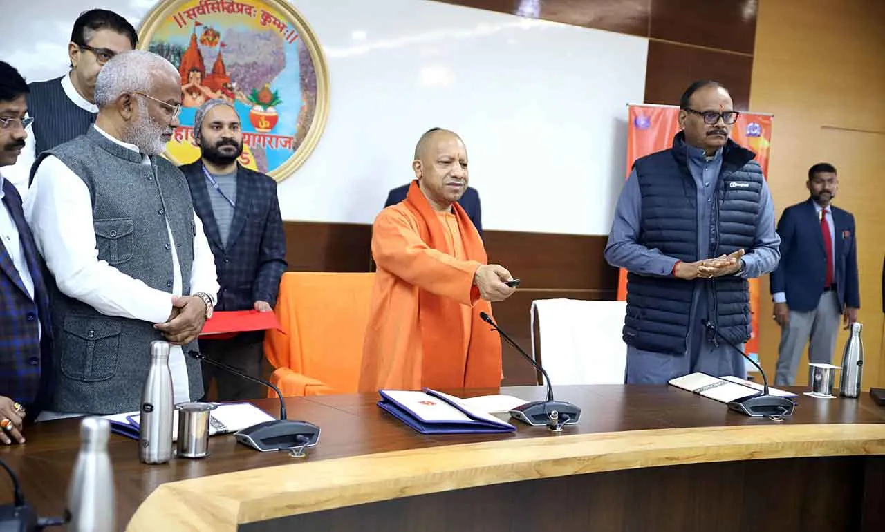 सीएम योगी की भूमाफियाओं को चेतावनी! हर हाल में खाली ही करनी होगी जमीन!