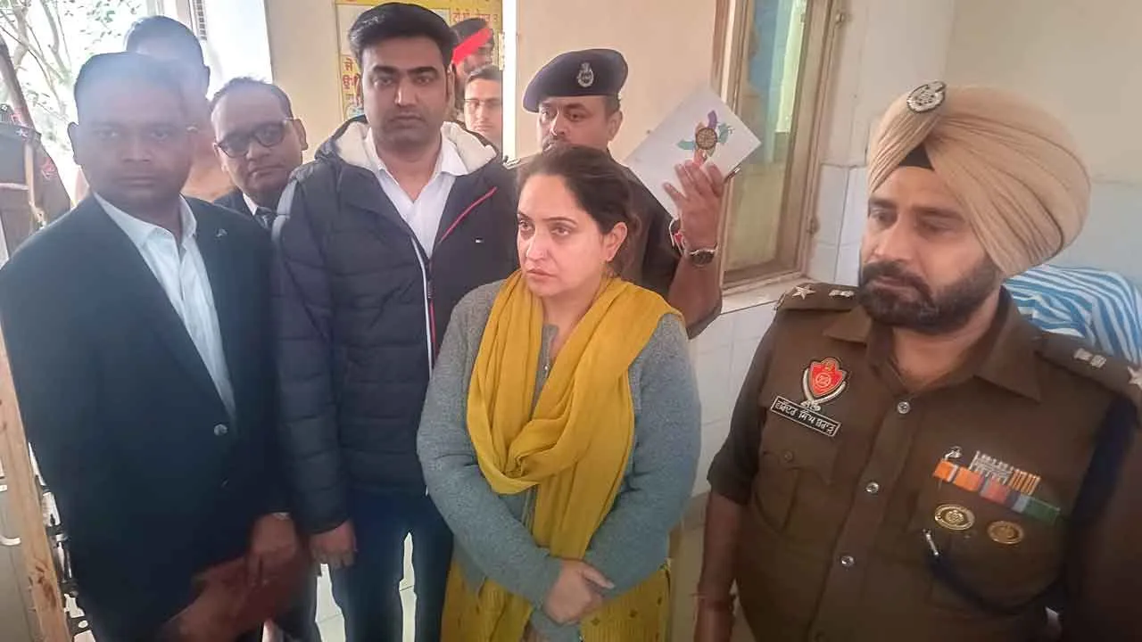 डिप्टी कमिश्नर और एसएसपी ने किया नशा मुक्ति केंद्र और पुनर्वास केंद्र का दौरा