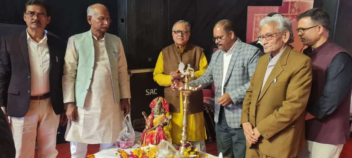 फिरोजाबाद महोत्सव में हुआ पत्रकार सम्मेलन का आयोजन, रखे अपने अपने विचार