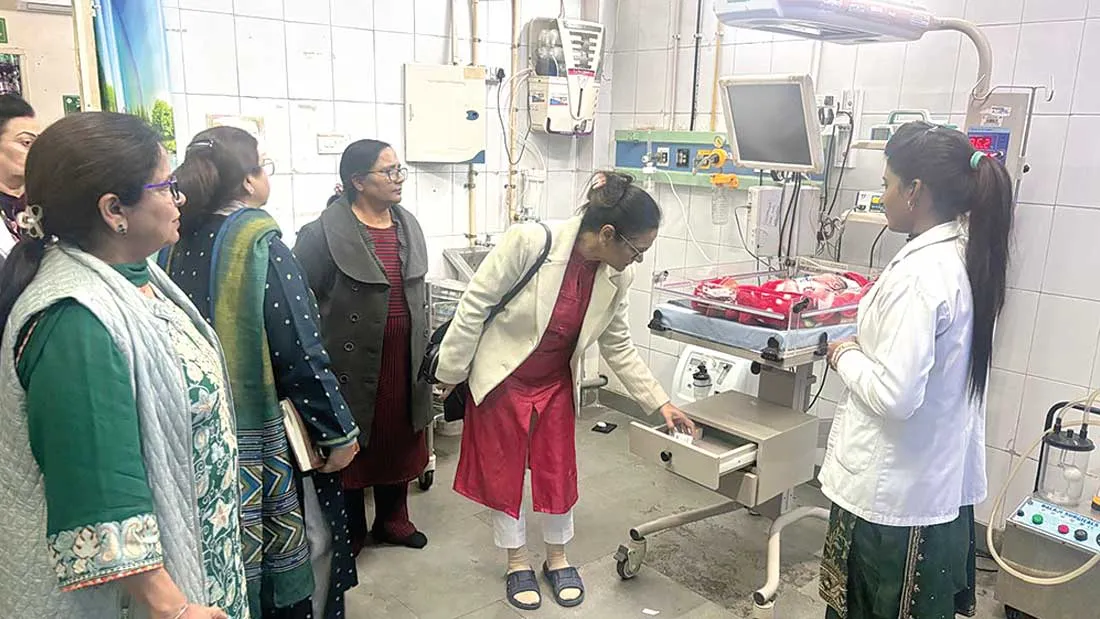डॉ. जसमिन्द्र कौर ने सिविल अस्पताल का किया दौरा