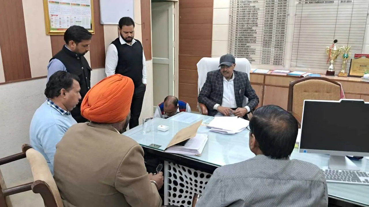 घरौंडा नगरपालिका में सीएम फ्लाइंग की टीम का औचक निरीक्षण