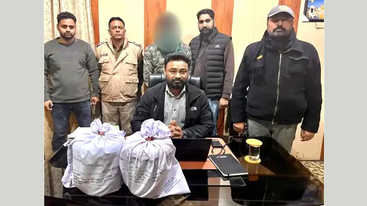 Crime News: कर्ज उतारने के लिए चुना गैर-कानूनी रास्ता