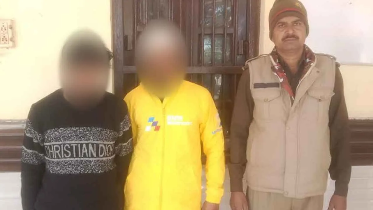 पथराव व फायरिंग के दो आरोपी गिरफ्तार, तमंचा बरामद