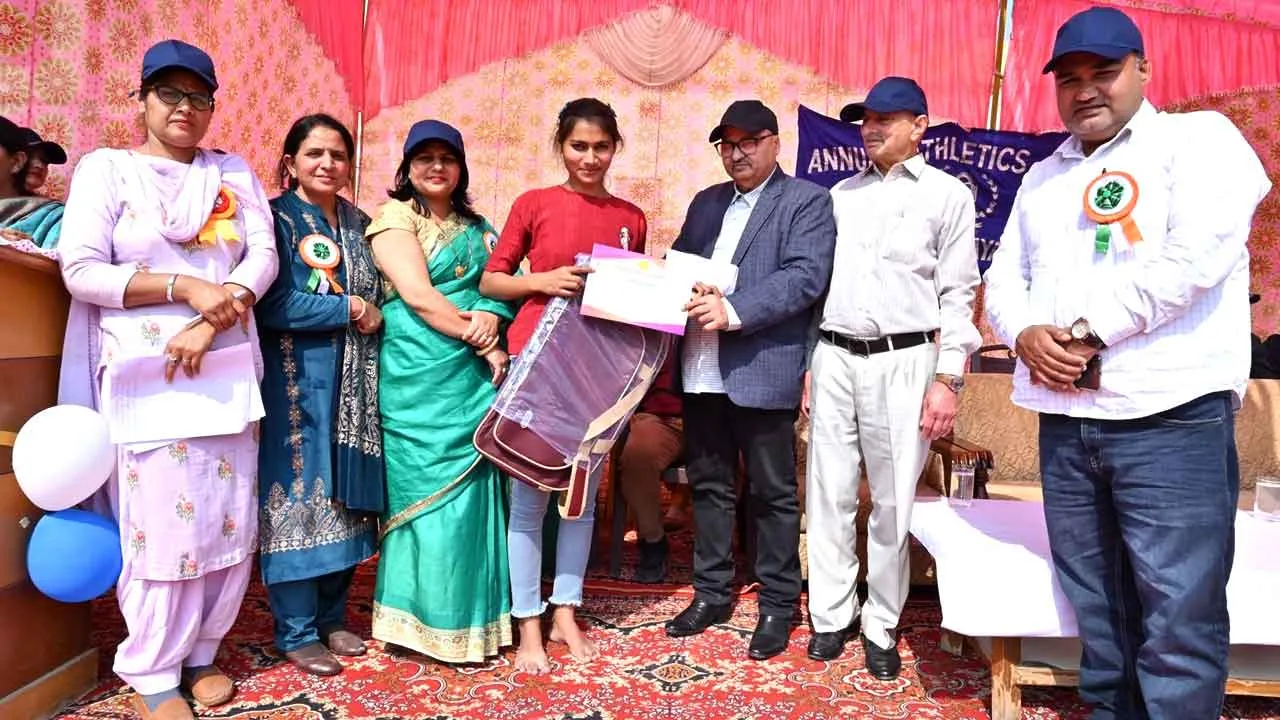 कन्या कॉलेज में वार्षिक खेल प्रतियोगिता का समापन