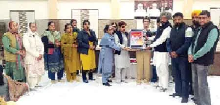 Malout News: नेत्रदानी व शरीरदानी दर्शना रानी इन्सां को श्रद्धांजलि अर्पित
