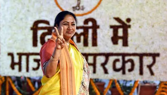 CM Rekha Gupta: एक्शन में नई सीएम रेखा! आम आदमी पार्टी के सभी नेताओं की सरकारी सुविधाएं बंद!