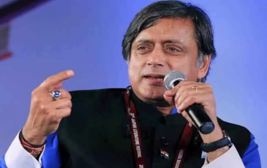 रोजगार तलाशने वालों के लिए बजट में कुछ नहीं : शशि थरूर