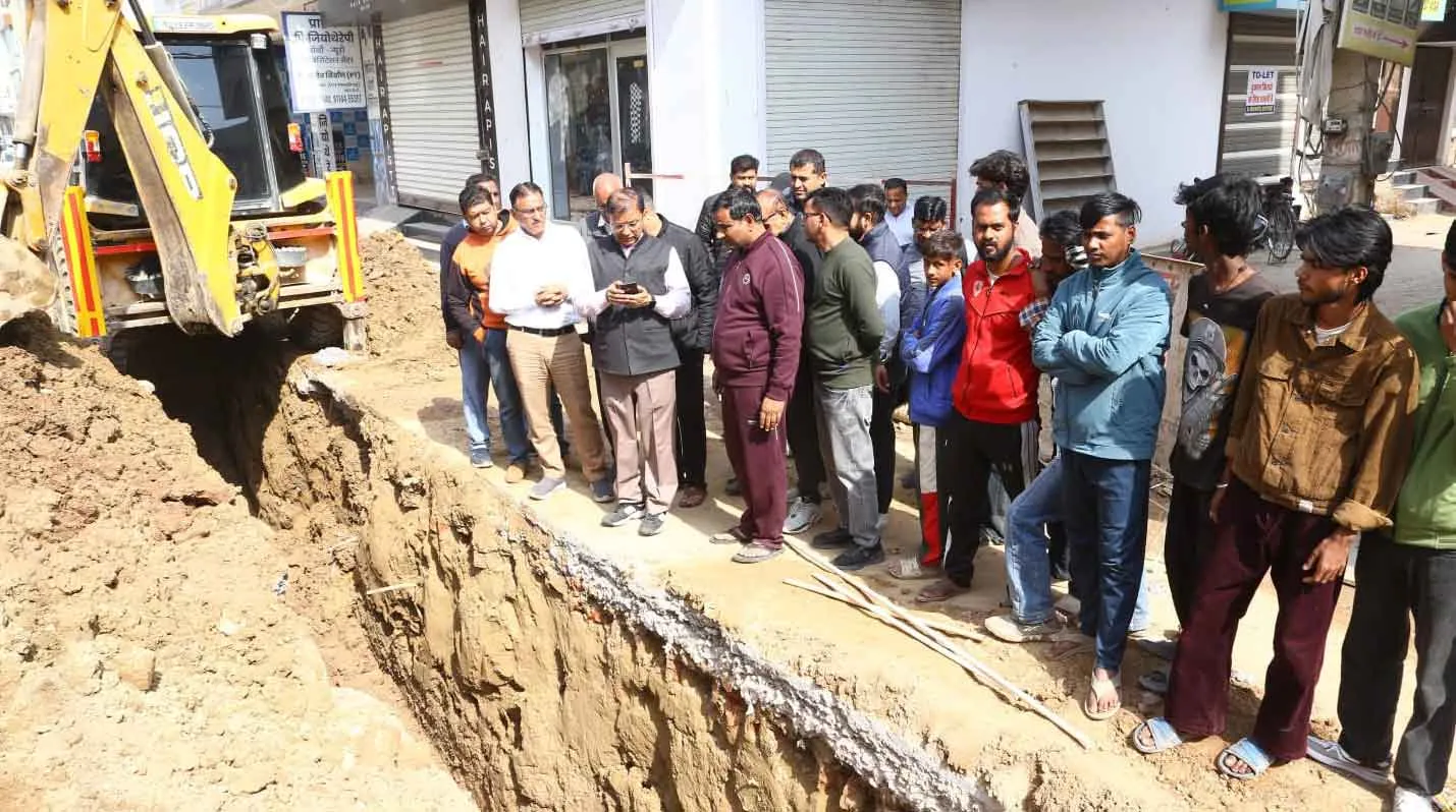 Water Supply Problem: परेशानी का सबब बना सीवरेज लाइन बिछाने का कार्य