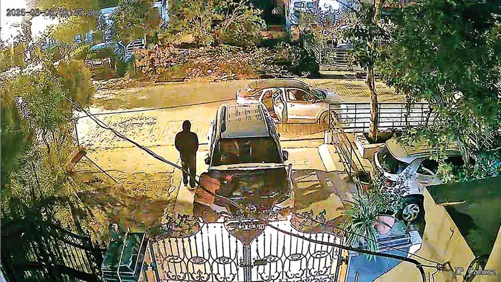 High Tech Car Theft: हाईटेक तरीके से कुछ ही मिनटों में 52 लाख की कार चोरी