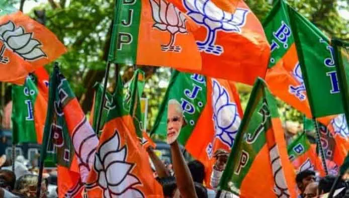 निर्दलीय चेयरमैन को भाजपा नहीं पहनाएगी पार्टी का पटका