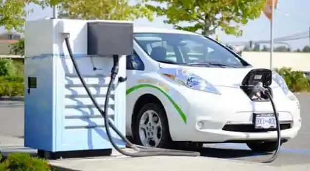 Battery Charging Problem of Electric Vehicles: इलेक्ट्रिक गाड़ियों में ज्यादा समय में होने वाली बैटरी चार्जिंग एक बड़ी समस्या