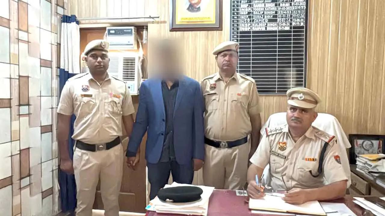 डीएसपी बताकर झाड़ रहा था पुलिस पर रौब, फरीदाबाद पुलिस ने फर्जी आईपीएस को किया गिरफ्तार