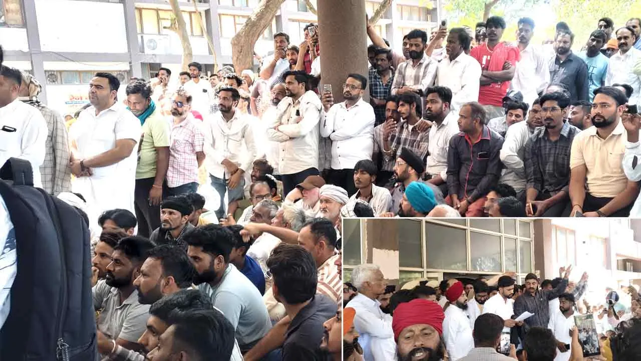चालान को लेकर मारपीट मामला: कार्रवाई को लेकर सड़कों पर उतरे सरपंच