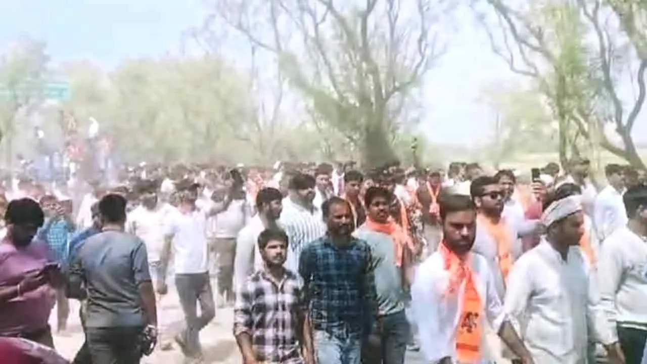 अंबेडकर प्रतिमा लगाने का विवाद मामला