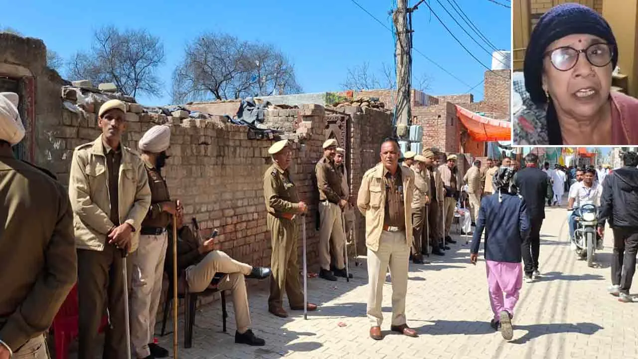 जाखल में मतदान में मतदान के बाद घर लौट रही महिला के हाथ से सोने की चुड़ी छीन कर कार चालक फरार