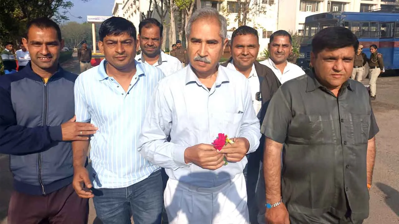 जुलाना में भाजपा की एक दिन पहले होली