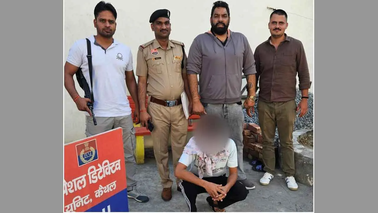 फिरौती के लिए फायरिंग करने वाला आरोपी गिरफ्तार, एक आरोपी की पहले पुलिस मुठभेड़ में हो चुकी मौत