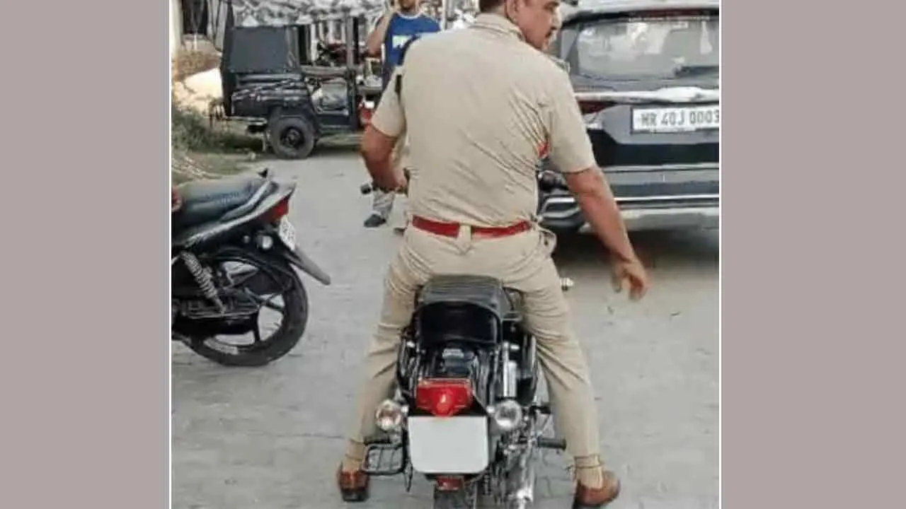 Bullet Bike Challan: बुलेट से पटाखे की आवाज निकालने पर पुलिस ने काटा 42 हजार का चालान और बाइक की इंपाउंड