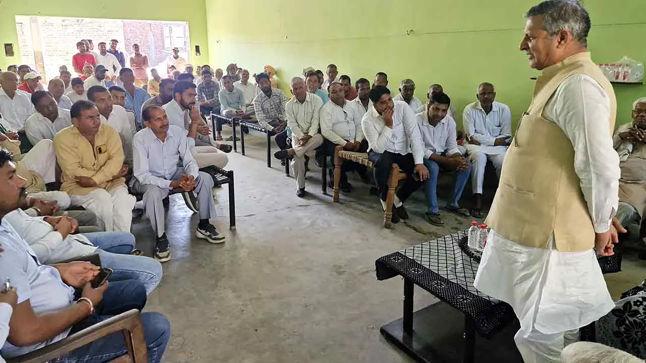 Khizrabad: प्रताप नगर के विभिन्न गांव में कार्यकर्ताओं से रूबरू हुए पूर्व मंत्री
