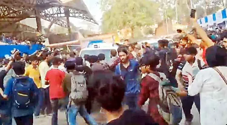 Jadavpur University Violence News: जादवपुर विश्वविद्यालय हंगामा मामले में 5 पर एफआईआर