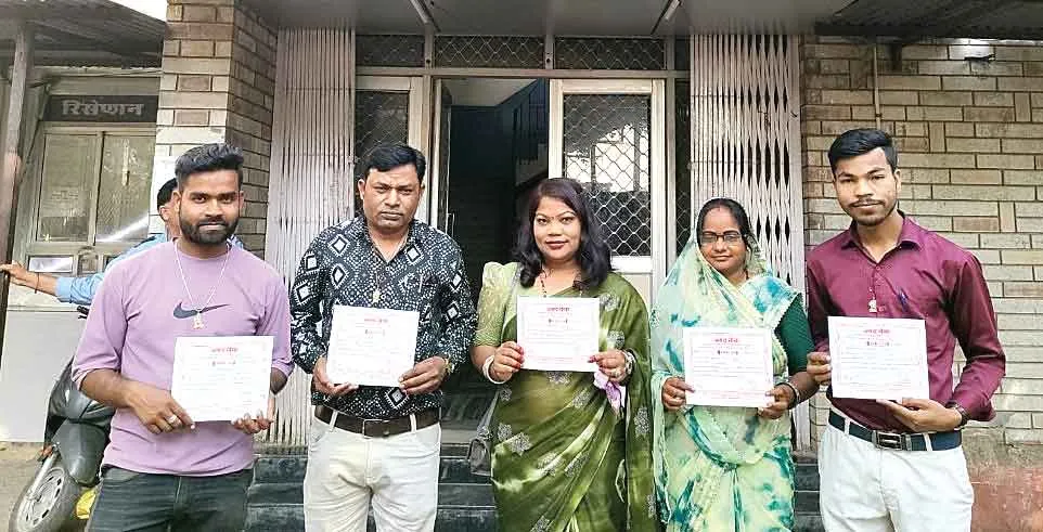 Kota: शादी की 17वीं सालगिरह मानवता की सेवा को समर्पित