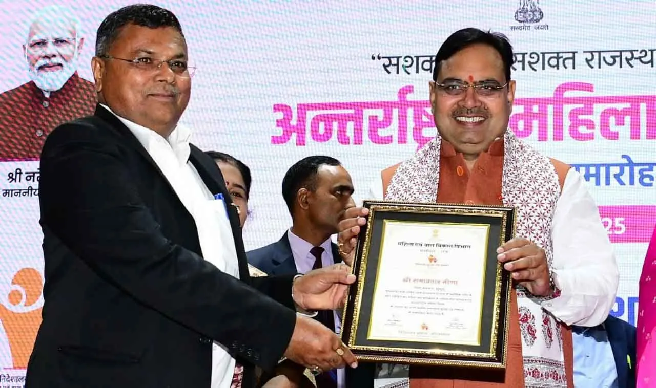राज्य स्तर पर सम्मानित हुए झुंझुनूं जिला कलेक्टर रामावतार मीणा