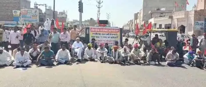 एमवी एक्ट के खिलाफ चक्का जाम, सरकारी नीतियों की आलोचना