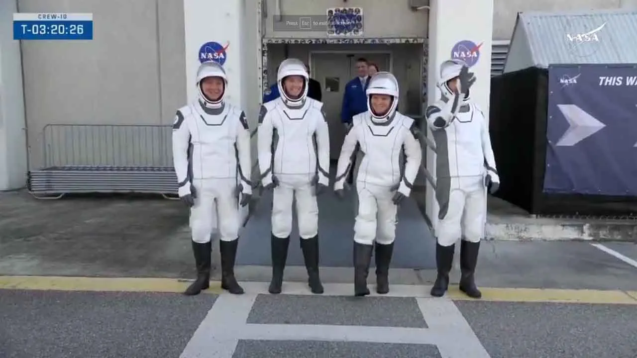 Nasa: सुनीता विलियम्स से गले मिले अंतरिक्ष यात्री! इस दिन होगी धरती पर वापिसी