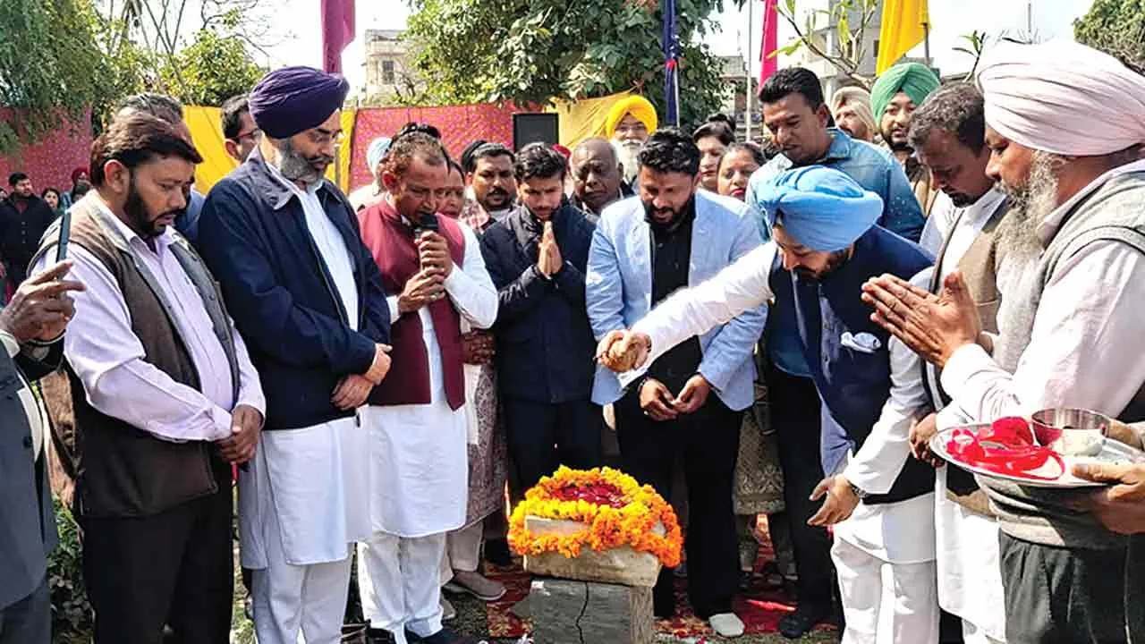 विधायक ने डॉ. बीआर अम्बेडकर की 51 फुट ऊंची प्रतिमा का रखा नींव पत्थर