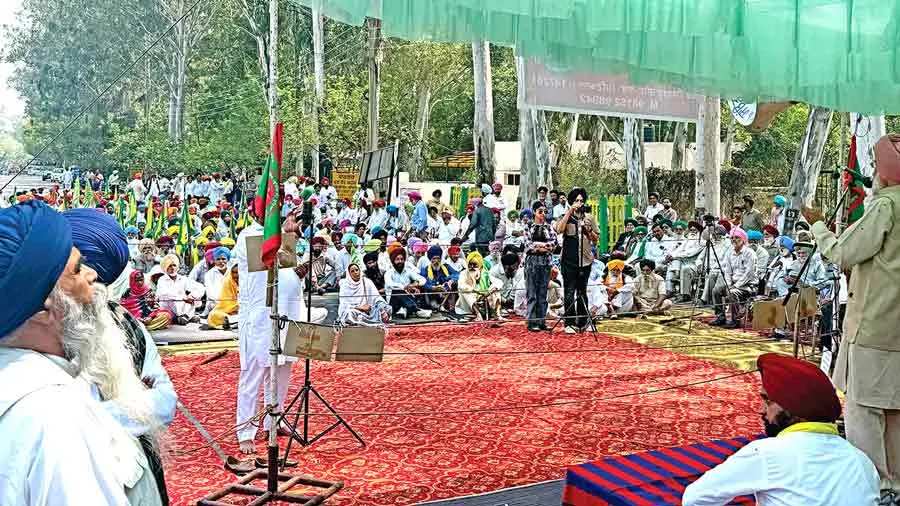 तीसरे दिन धरना समाप्त, सीएम से मुलाकात का समय मिला