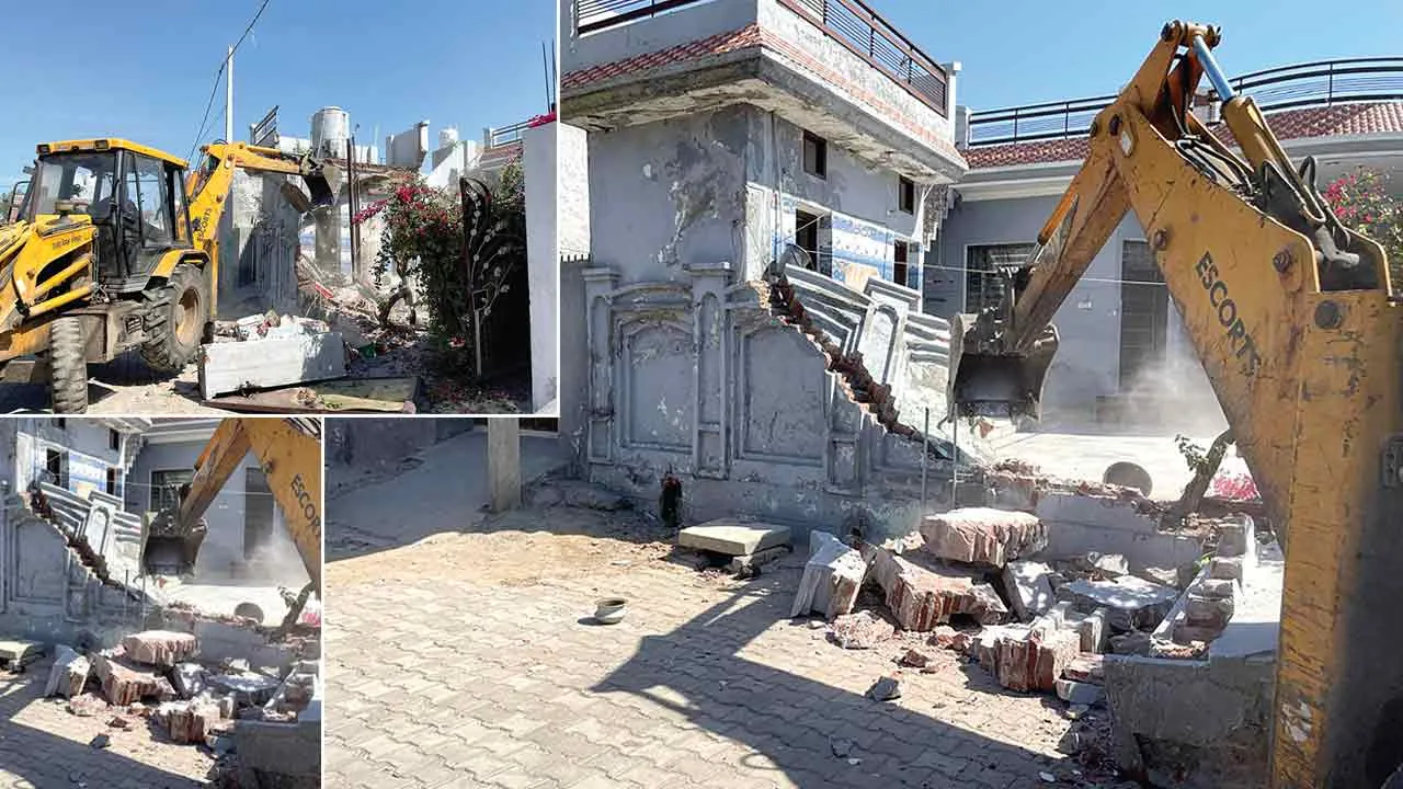 Bulldozer Action: नशा तस्करों की 2 अवैध इमारतों पर चला ‘बुल्डोजर’