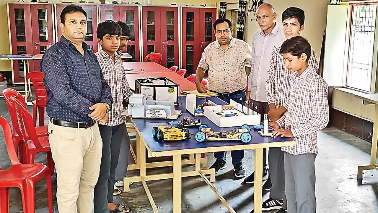 49 विद्यार्थी आइडिया इंस्पायर अवार्ड मानक के तहत चयनित