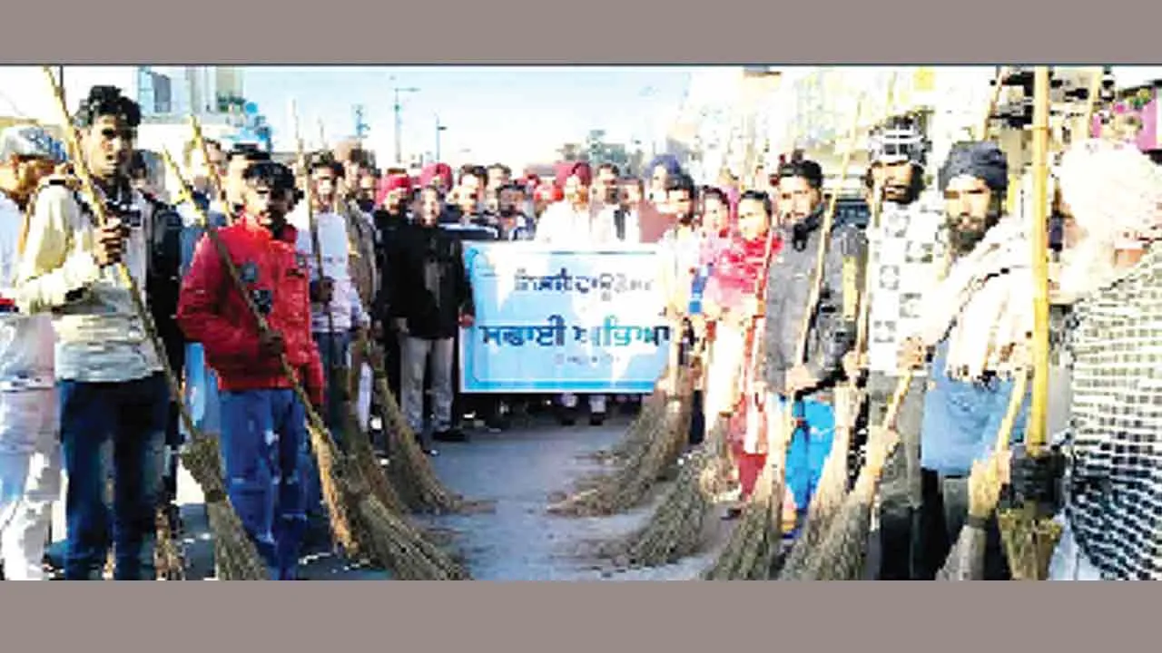 विधायक काका बराड़ ने अपना तीन वर्ष का वेतन सेवा कार्यों के लिए किया दान