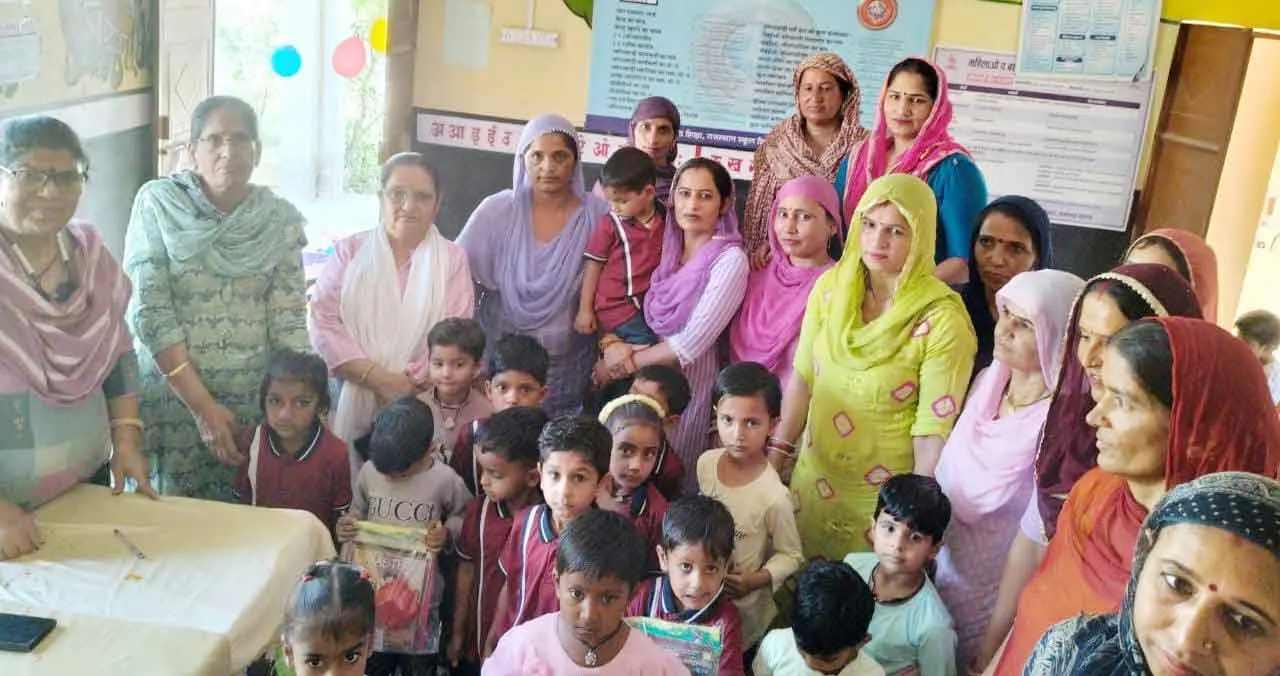 आंगनबाड़ी केन्द्र पर पोषण पखवाड़ा के तहत हुआ कार्यक्रम