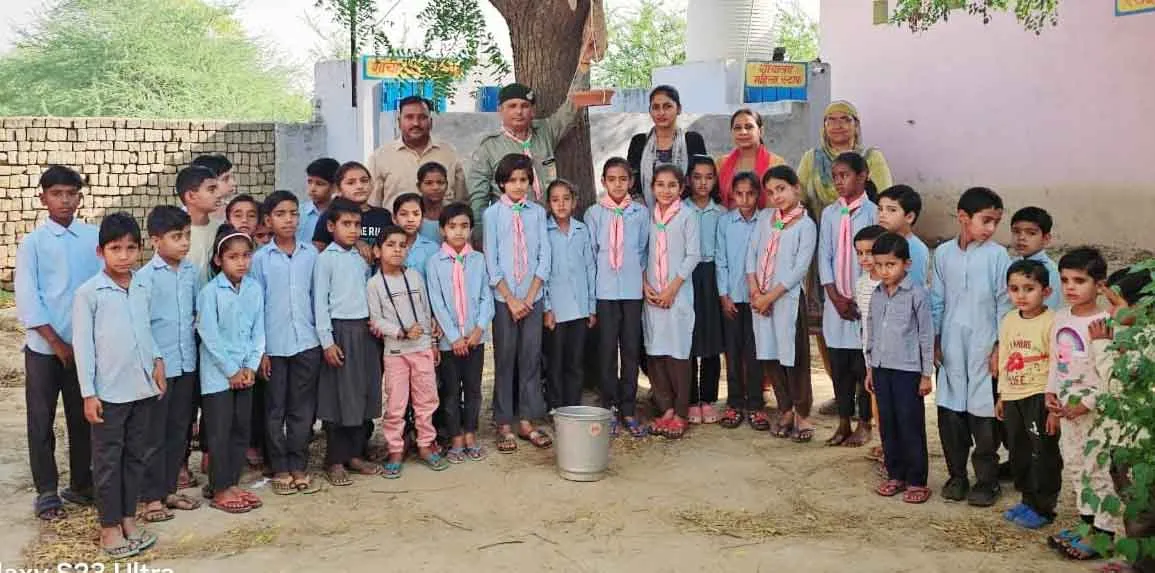 Hanumangarh News: पक्षियों के लिए दाना-पानी की व्यवस्था