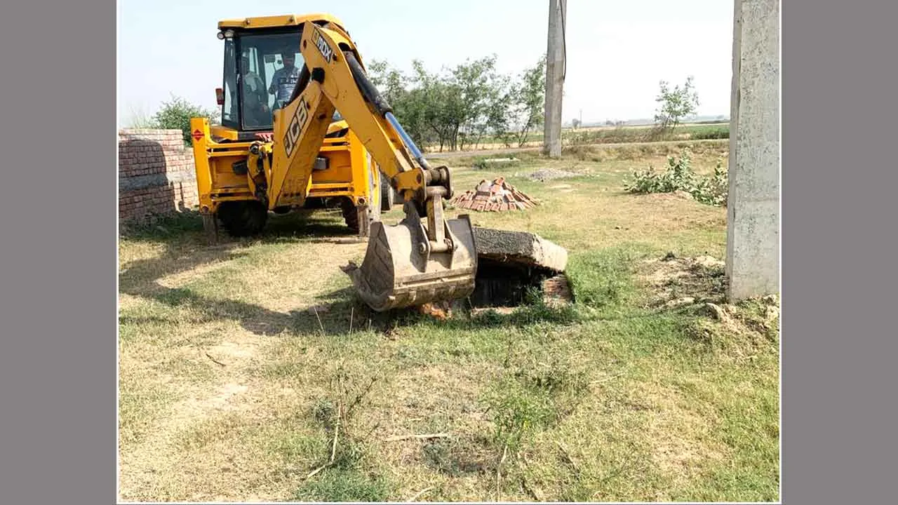 Bulldozer: अवैध कॉलोनियों पर लगातार कार्रवाई कर रहा डीटीपी