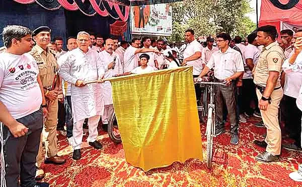 पूर्व कैबिनेट मंत्री कंवरपाल गुर्जर ने साइक्लोथॉन यात्रा में किया नशे से मुक्ति का आह्वान