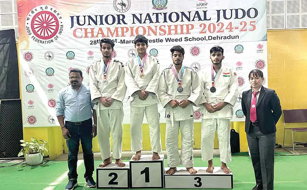 Junior Judo Championships 2024–25: शाह सतनाम जी बॉयज कॉलेज, सरसा के खिलाड़ी विनय ने जीता सिल्वर मेडल