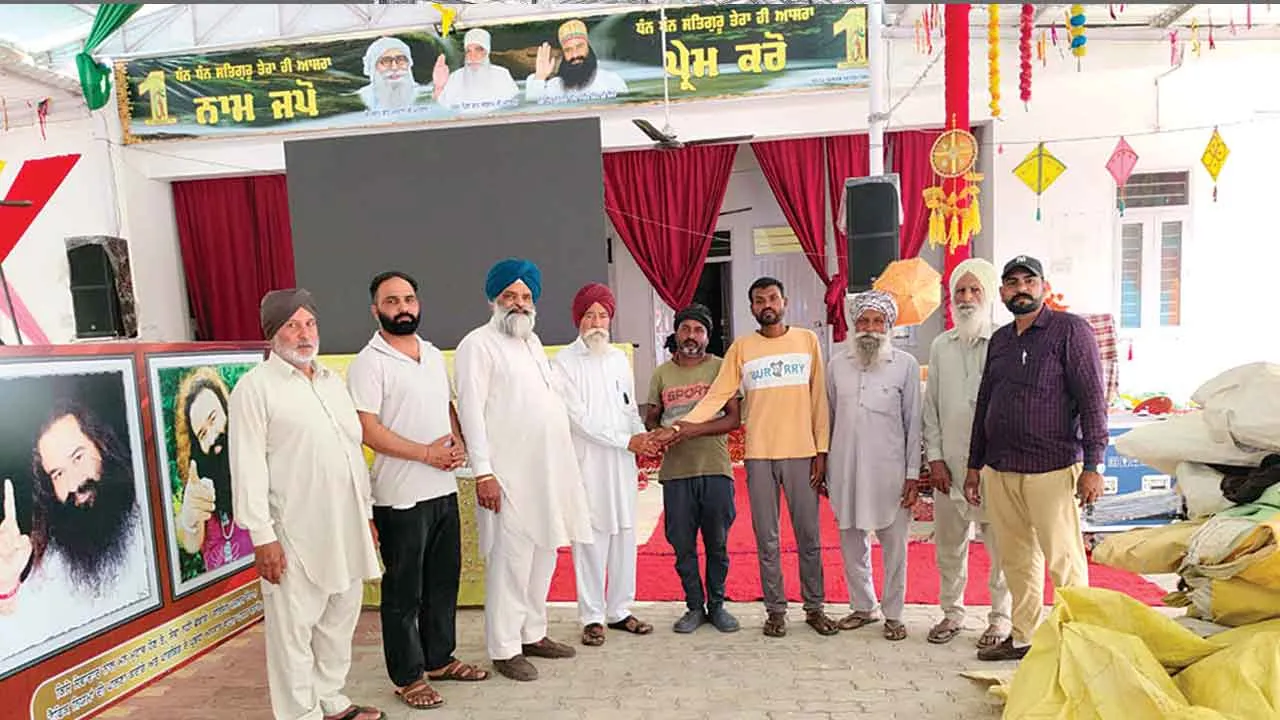 Welfare Work: डेरा श्रद्धालुओं ने मन्दबुद्धि युवक की संभाल कर उसे परिजनों से मिलवाया