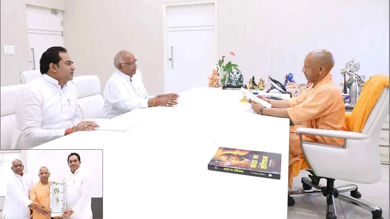 मुख्यमंत्री योगी से पूर्व विधायक ने की मुलाकात, रखी जनसमस्याएं