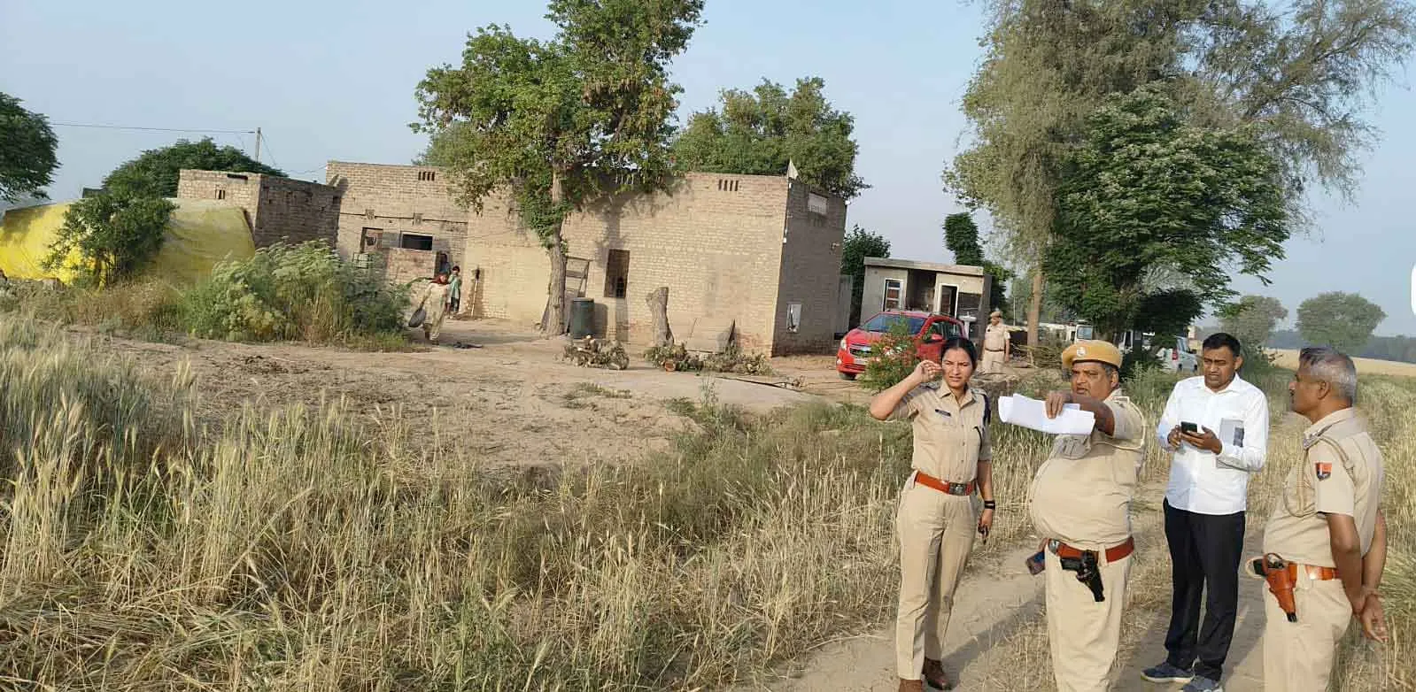 जमीन विवाद में दो पक्षों में खूनी संघर्ष, गोली चलने से प्रौढ़ की मौत, कस्सी के वार से किया शख्स घायल