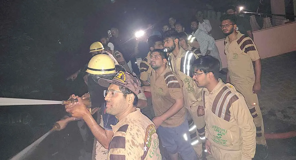 Hisar: हिसार के डेरा अनुयायी फिर बने भयंकर आग में मददगार